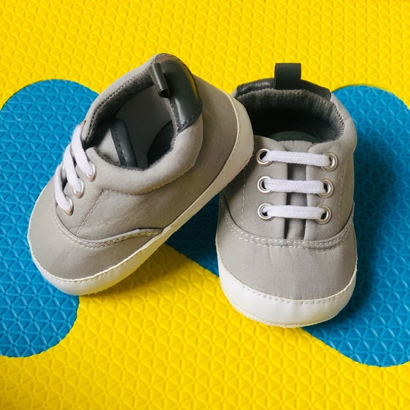 Little Treasure Baby Shoes 
Size 6-12 months - Picture 2 of 4